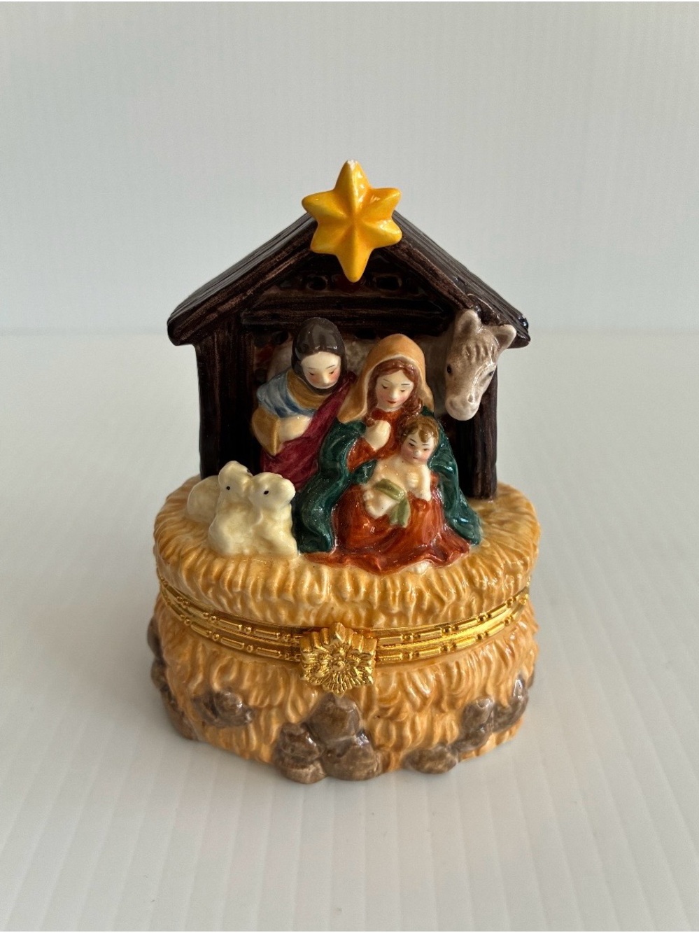 Vintage 90's Small Nativity Scene Decorative Trinket Box Holiday Decor Christmas